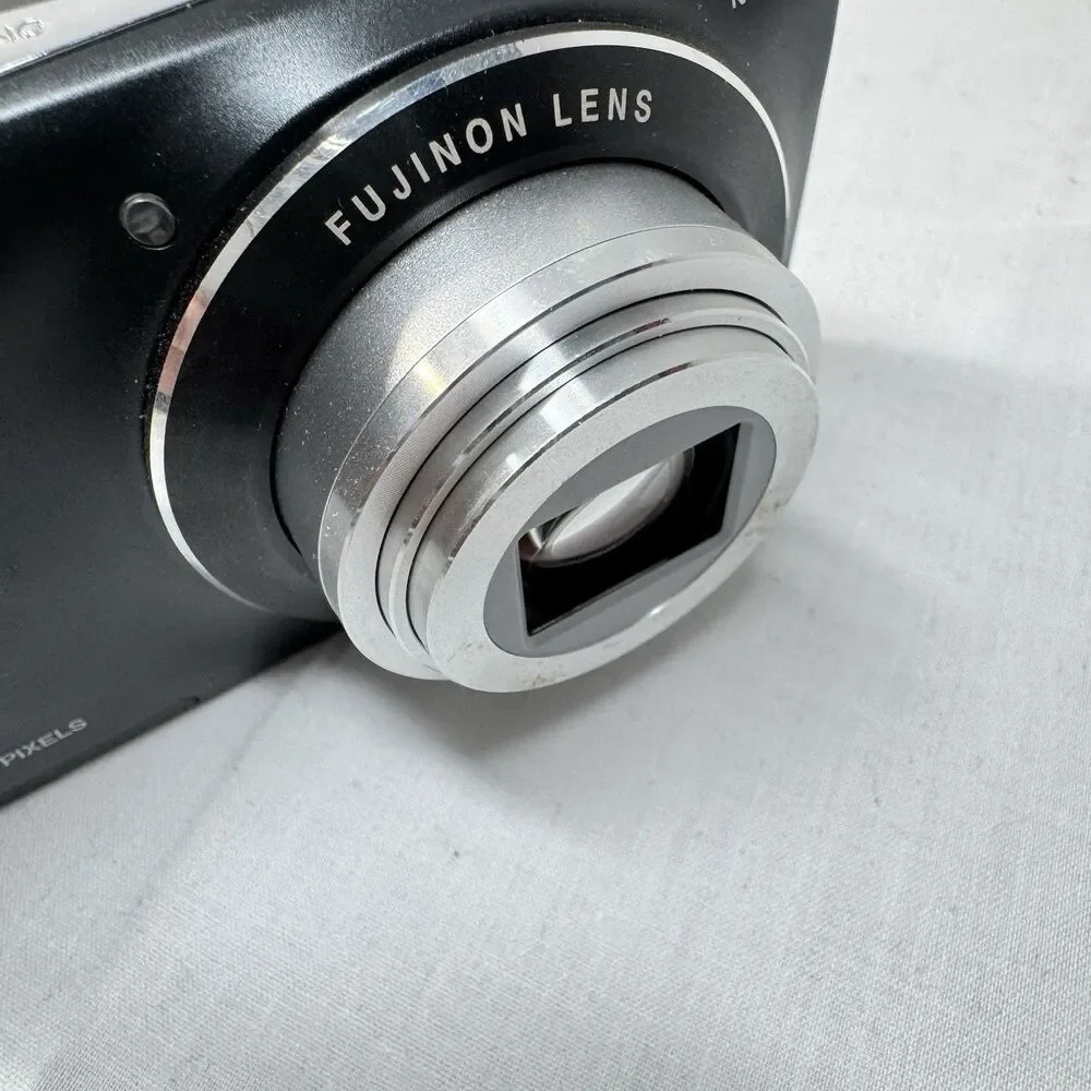 Fujifilm FinePix JZ250 16.0MP Digital Camera 2 Battery, Charger, & Memory Card